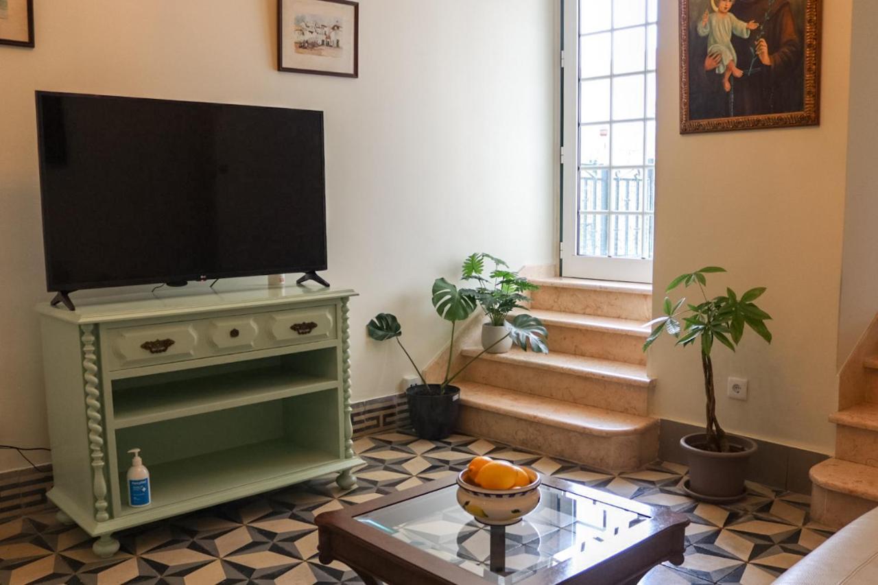 Traditional Portuguese - Casa Martins No 52 *